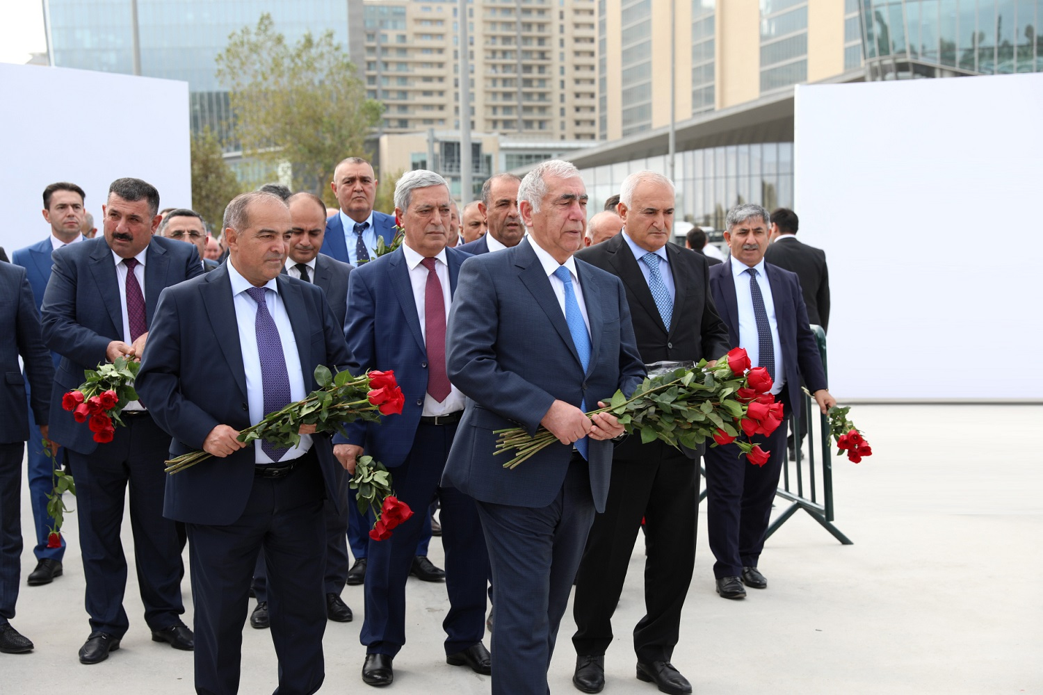 11 AAYDA-nın rəhbərliyi və əməkdaşları Zəfər parkında olublar