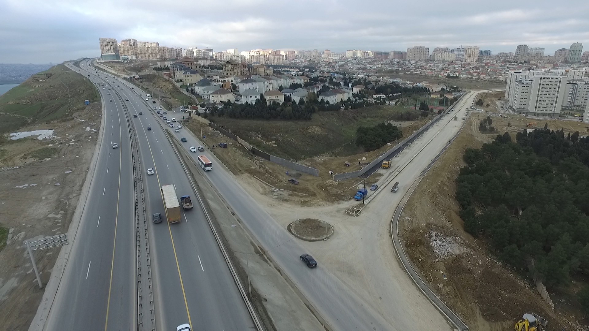 11 Bakı Dairəvi yolu ilə A.M.Şərifzadə küçəsi arasında yeni bağlantı yaradılıb - VİDEO / FOTO 