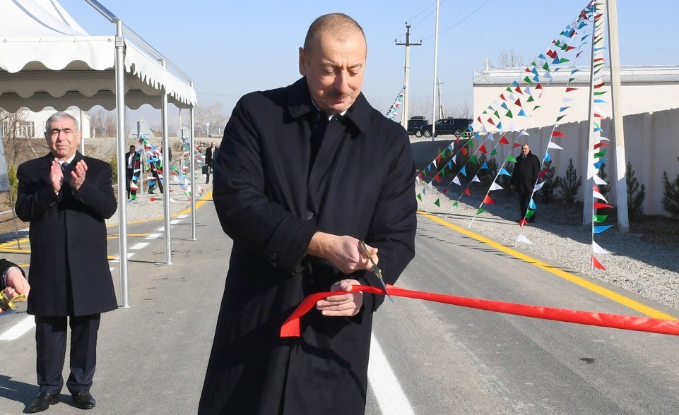 11 Prezident İlham Əliyev Pirili-Muradxan-Sor-Sor avtomobil yolunun yenidənqurmadan sonra açılışında iştirak edib 