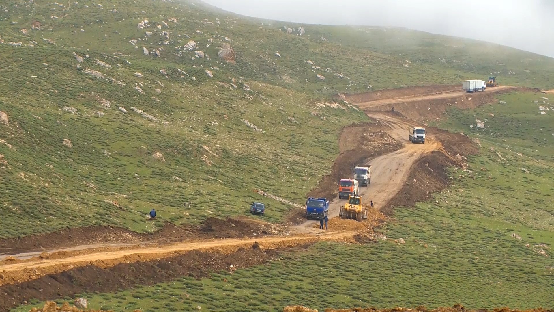 11 Yeni Susay-Xınalıq avtomobil yolunda tikinti işləri sürətlə davam etdirilir